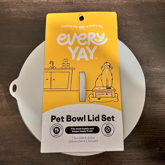 3 for $13 Pet bowl lid set- keep meals fresh NWT - Picture 1 of 4